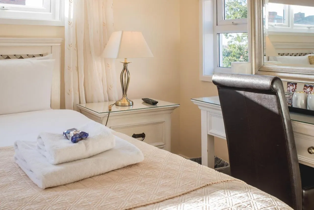 Arlana Guest House Κλίθορπς 4*,